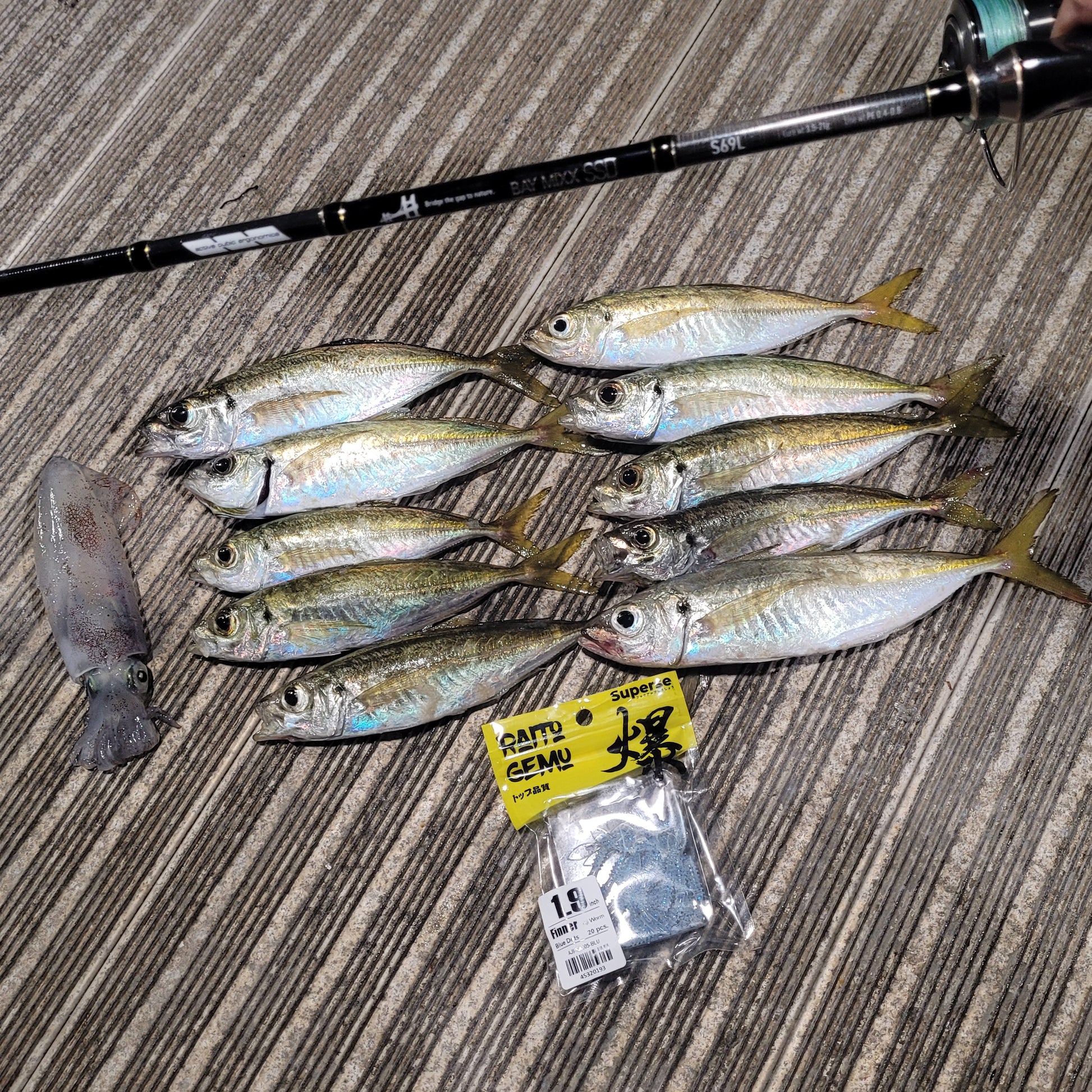 Superse Finner 1.9" Aji Worm SA005 Ultralight Fishing Tackle Superse Finner 1.9" Aji Worm SA005 Ultralight Fishing Tackle